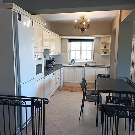Maira 2, Amazing Family Apartment, 4 Bedroom 2 Ba, Swimming Pool, 150m To